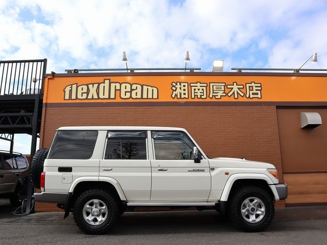 TOYOTA LANDCRUISER van 2015