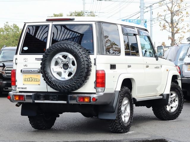 TOYOTA LANDCRUISER van 2015