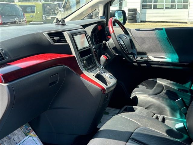 TOYOTA ALPHARD 4WD 2010