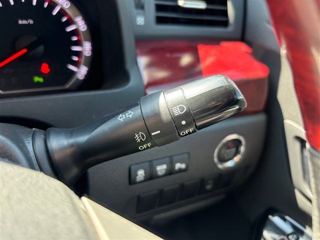 TOYOTA ALPHARD 4WD 2010