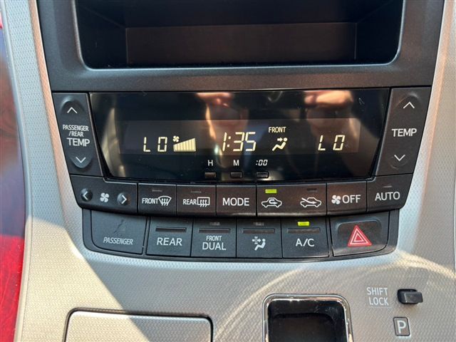 TOYOTA ALPHARD 4WD 2010