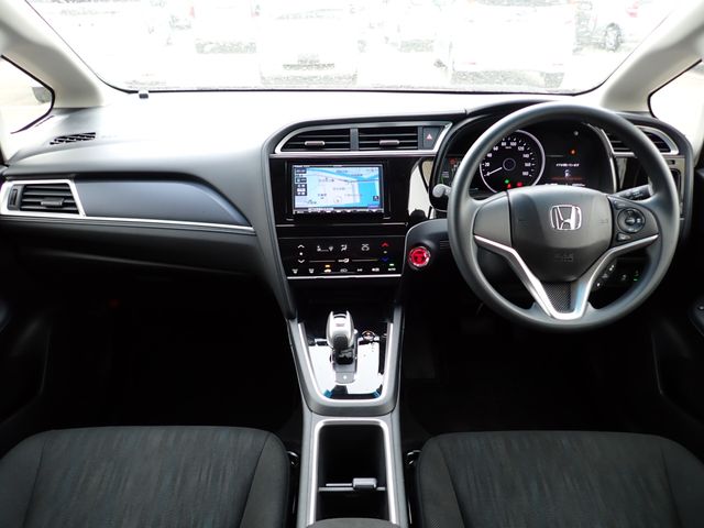 HONDA SHUTTLE HYBRID 2022