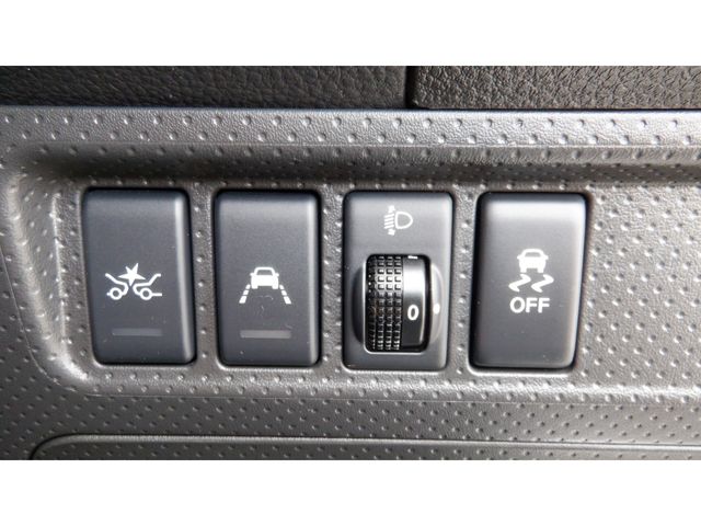 NISSAN NV150 AD 2WD 2020