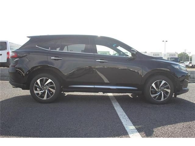 TOYOTA HARRIER 2WD 2017