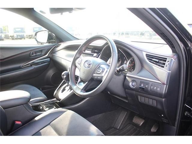 TOYOTA HARRIER 2WD 2017