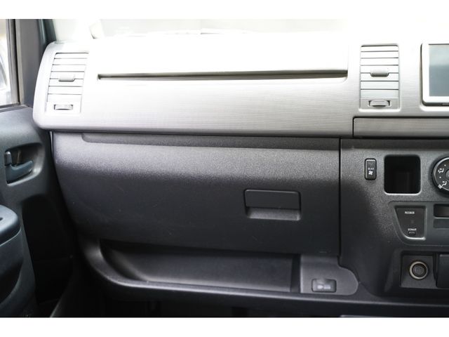 TOYOTA REGIUSACE van 2WD 2010