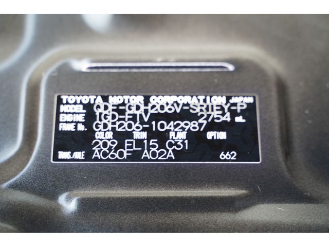 TOYOTA HIACE van 4WD 2020