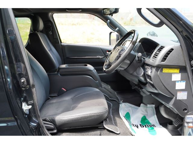 TOYOTA HIACE van 4WD 2020