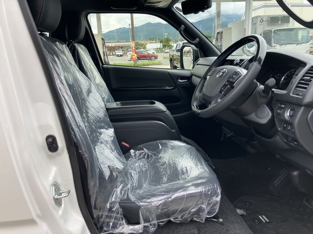 TOYOTA HIACE van 2WD 2025