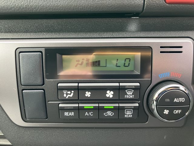 TOYOTA HIACE van 2WD 2025