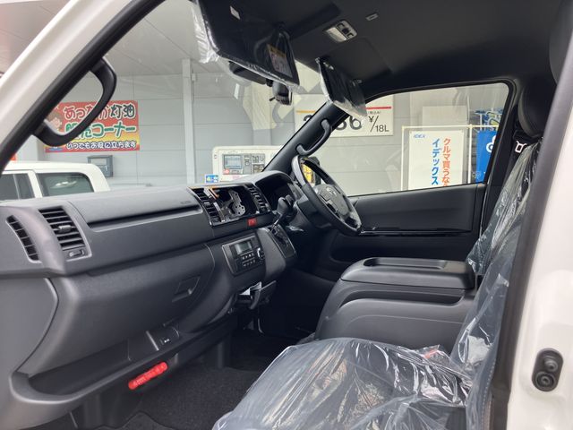 TOYOTA HIACE van 2WD 2025