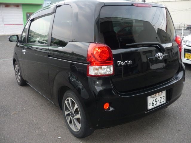 TOYOTA PORTE 2016