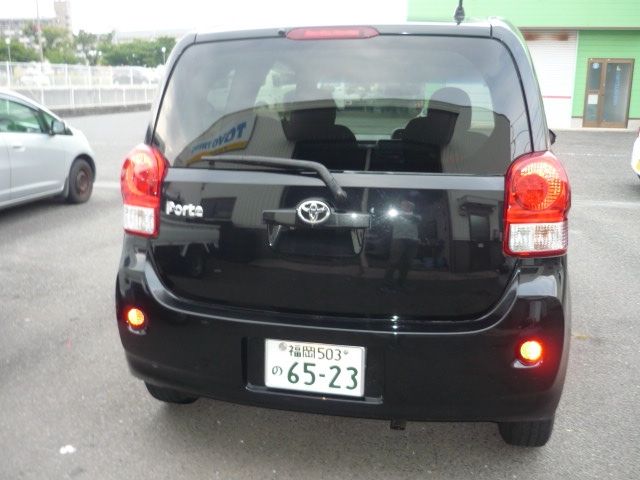 TOYOTA PORTE 2016