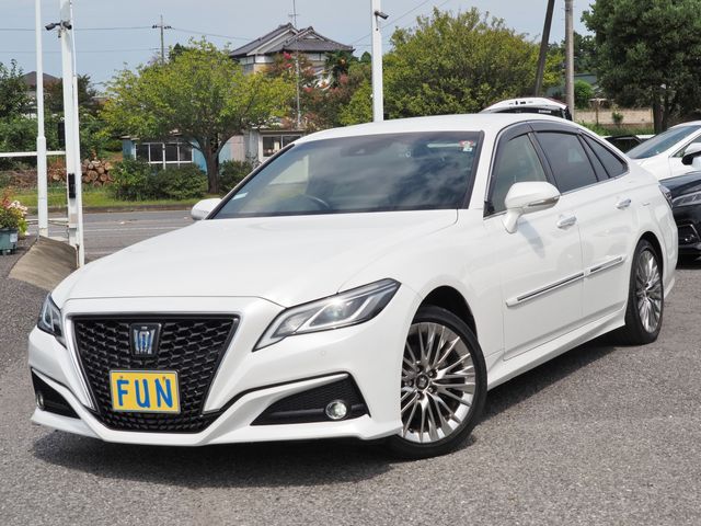 TOYOTA CROWN sedan hybrid 2022