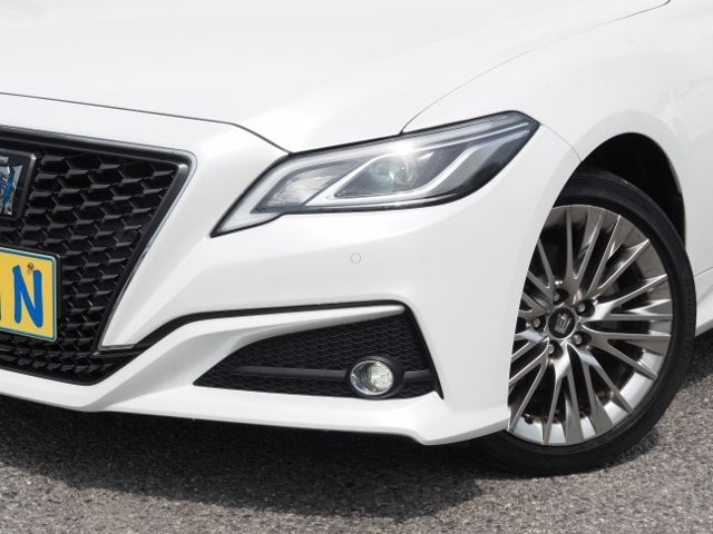 TOYOTA CROWN sedan hybrid 2022