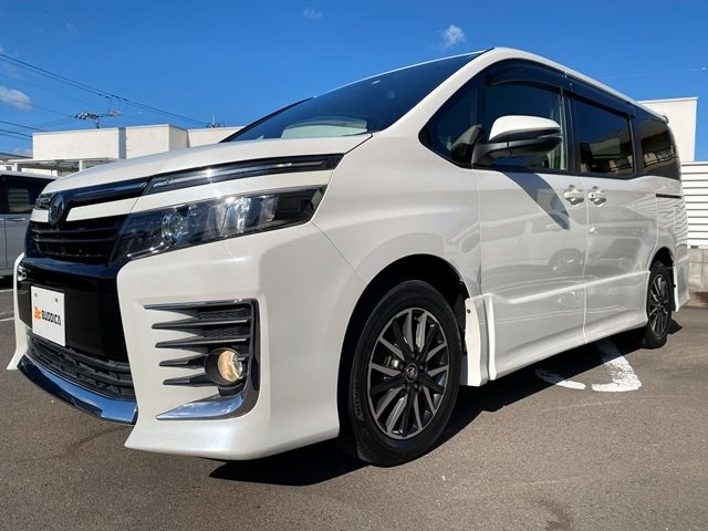 TOYOTA VOXY 2016