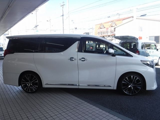 TOYOTA ALPHARD 2015