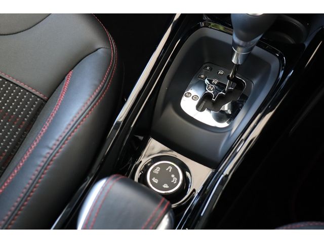 PEUGEOT PEUGEOT 2008 2017