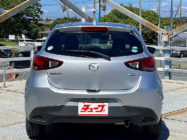 MAZDA DEMIO 2017