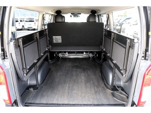 TOYOTA HIACE van 4WD 2018