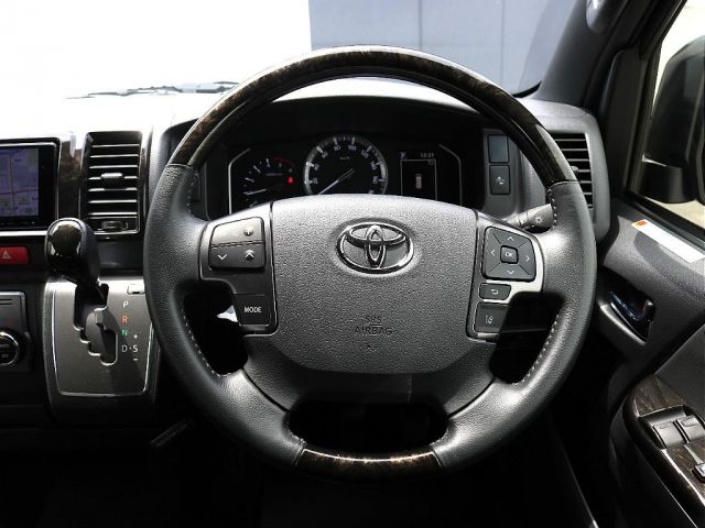 TOYOTA HIACE van 2WD 2024