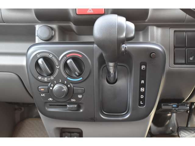 MITSUBISHI MINICAB van 2024