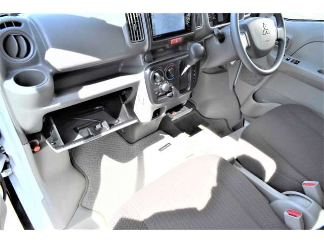 MITSUBISHI MINICAB van 2024