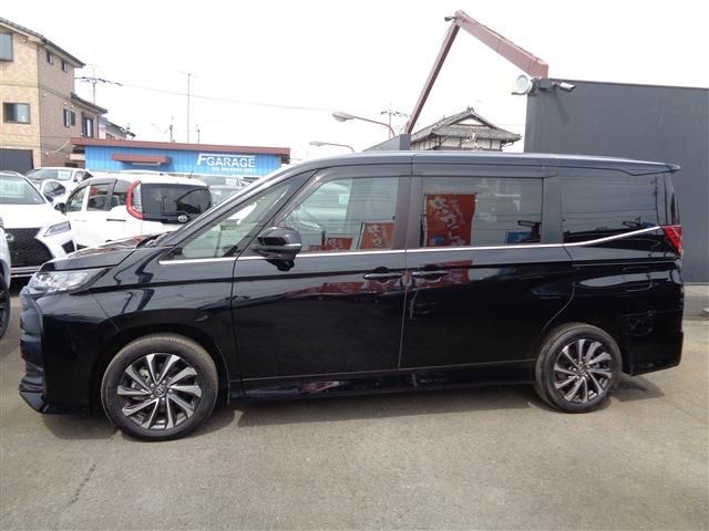 TOYOTA NOAH HYBRID 4WD 2024