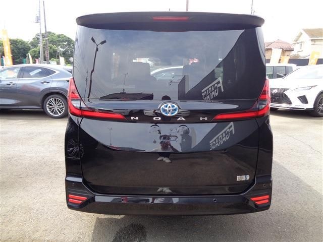 TOYOTA NOAH HYBRID 4WD 2024