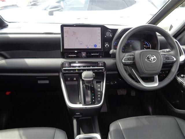 TOYOTA NOAH HYBRID 4WD 2024