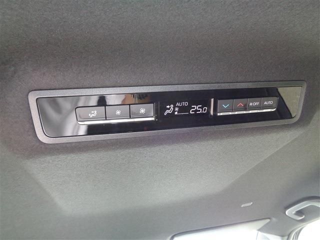 TOYOTA NOAH HYBRID 4WD 2024