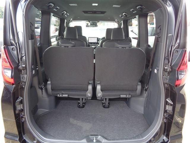 TOYOTA NOAH HYBRID 4WD 2024