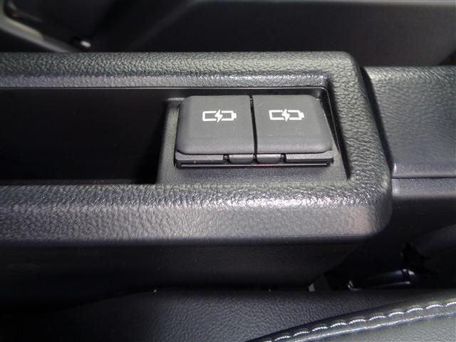 TOYOTA NOAH HYBRID 4WD 2024