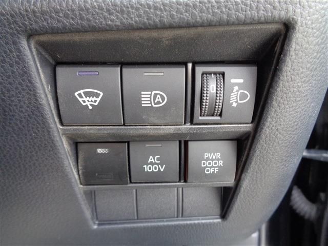 TOYOTA NOAH HYBRID 4WD 2024