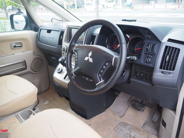 MITSUBISHI DELICA D:5 4WD 2007
