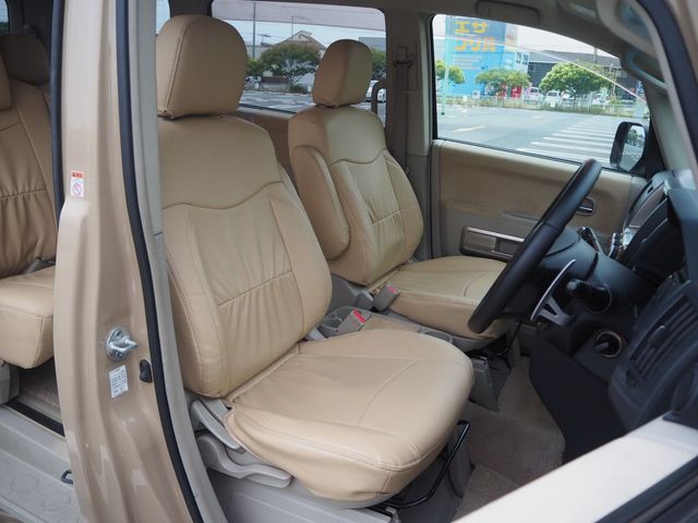 MITSUBISHI DELICA D:5 4WD 2007