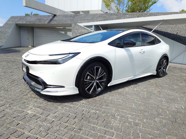 TOYOTA PRIUS 2025