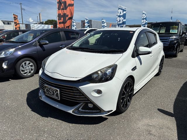 TOYOTA AQUA 2016
