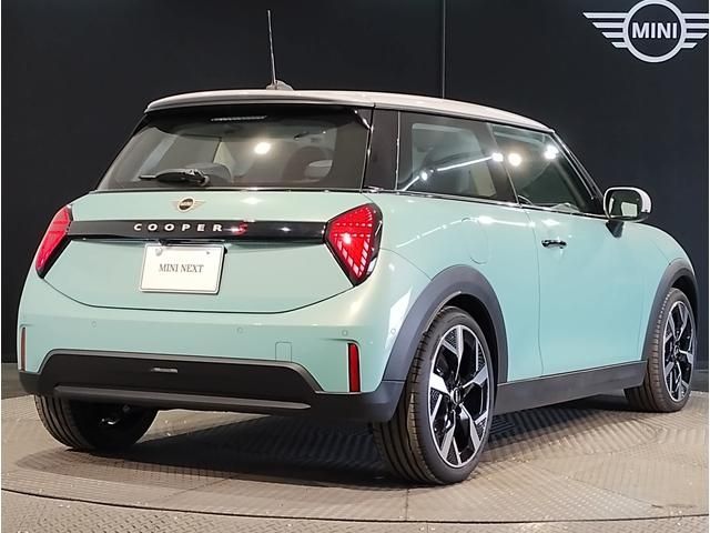 BMW MINI COOPER 2024