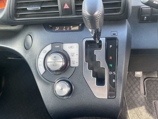 TOYOTA SIENTA 4WD 2017