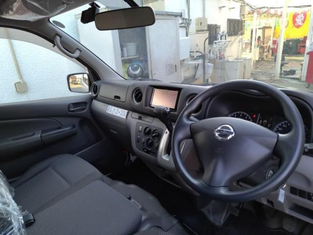 NISSAN CARAVAN van 2WD 2015