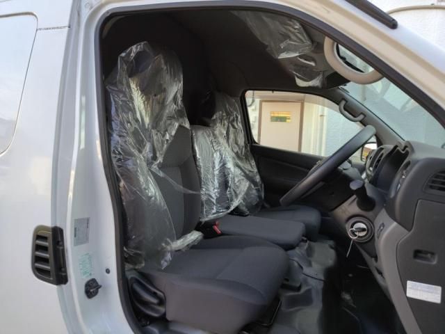 NISSAN CARAVAN van 2WD 2015