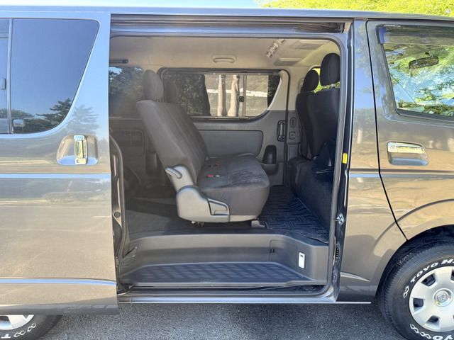 TOYOTA HIACE van 4WD 2013