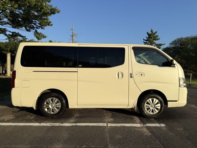 NISSAN NV350 CARAVAN 4WD 2015