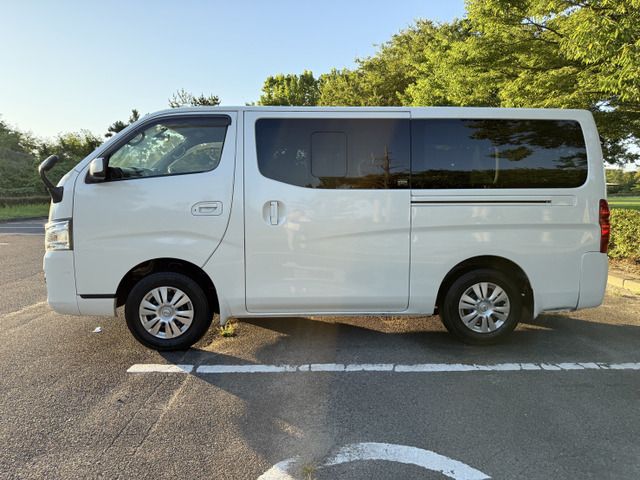 NISSAN NV350 CARAVAN 4WD 2015