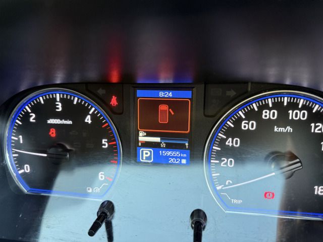 NISSAN NV350 CARAVAN 4WD 2015