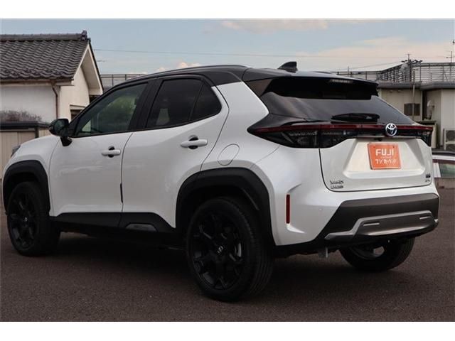 TOYOTA YARIS CROSS HYBRID 2023