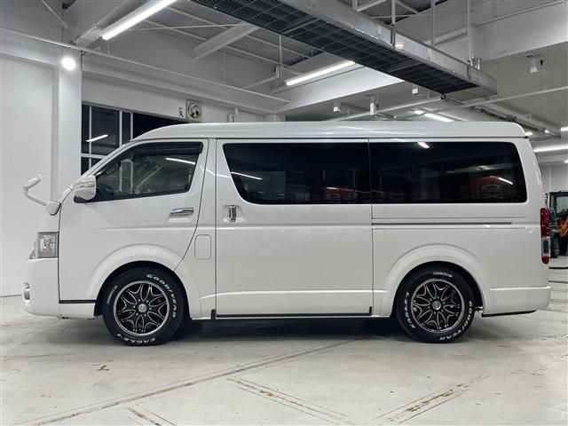 TOYOTA HIACE van 4WD 2018
