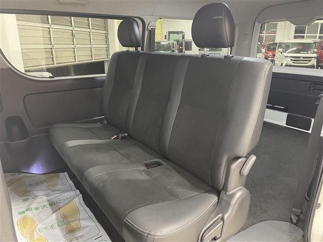 TOYOTA HIACE van 4WD 2018