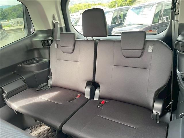 TOYOTA NOAH HYBRID 2024